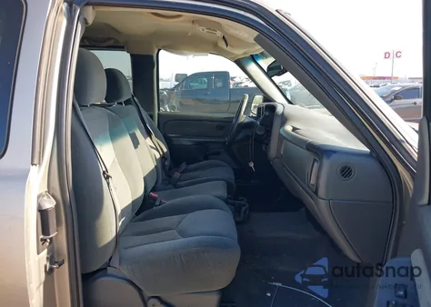 2003 Chevrolet Silverado 1500 Ls z USA, uszkodzony, nr VIN 2GCEC19V931327782